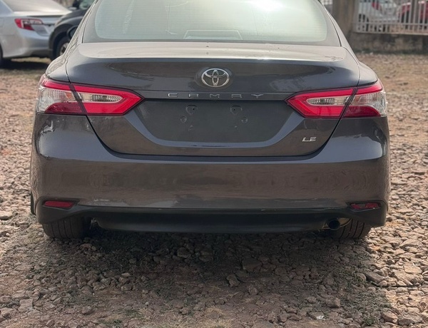 FOREIGN USED 2022 TOYOTA CAMRY LE FOR SALE IN KADUNA