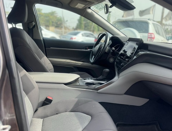 FOREIGN USED 2022 TOYOTA CAMRY LE FOR SALE IN KADUNA