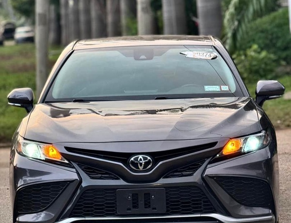 FOREIGN USED 2022 TOYOTA CAMRY SE FOR SALE IN ABUJA