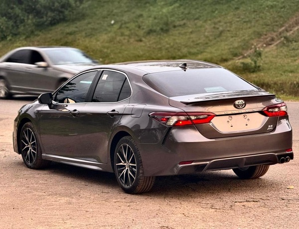 FOREIGN USED 2022 TOYOTA CAMRY SE FOR SALE IN ABUJA