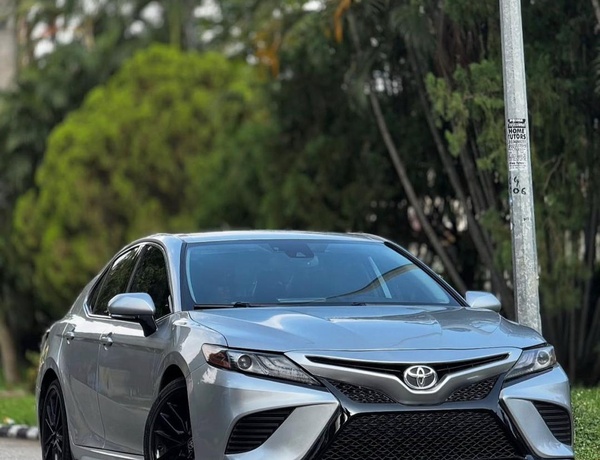 FOREIGN USED 2022 TOYOTA CAMRY XSE FOR SALE IN ABUJA