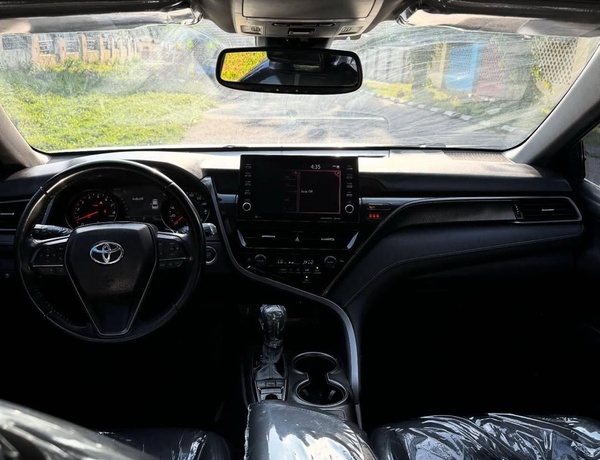 FOREIGN USED 2022 TOYOTA CAMRY XSE FOR SALE IN ABUJA