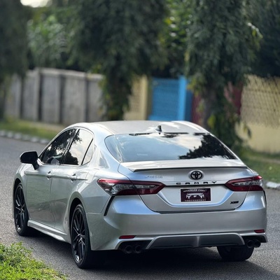 FOREIGN USED 2022 TOYOTA CAMRY XSE FOR SALE IN ABUJA