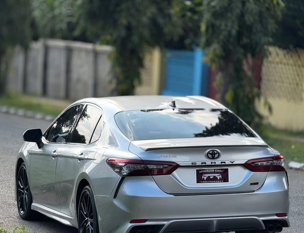 FOREIGN USED 2022 TOYOTA CAMRY XSE FOR SALE IN ABUJA