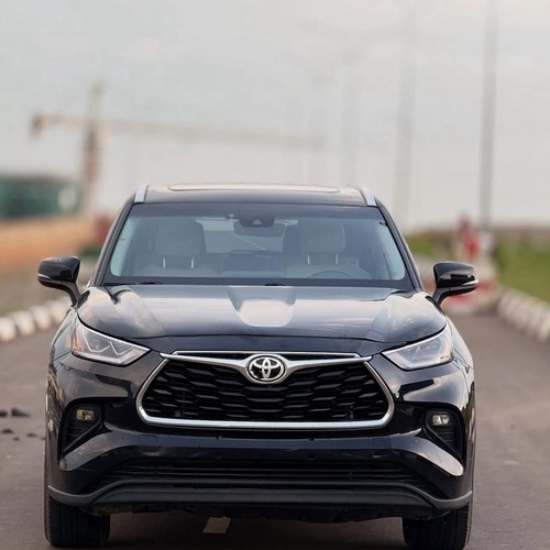 FOREIGN USED 2022 TOYOTA HIGHLANDER XLE FOR SALE IN ABUJA