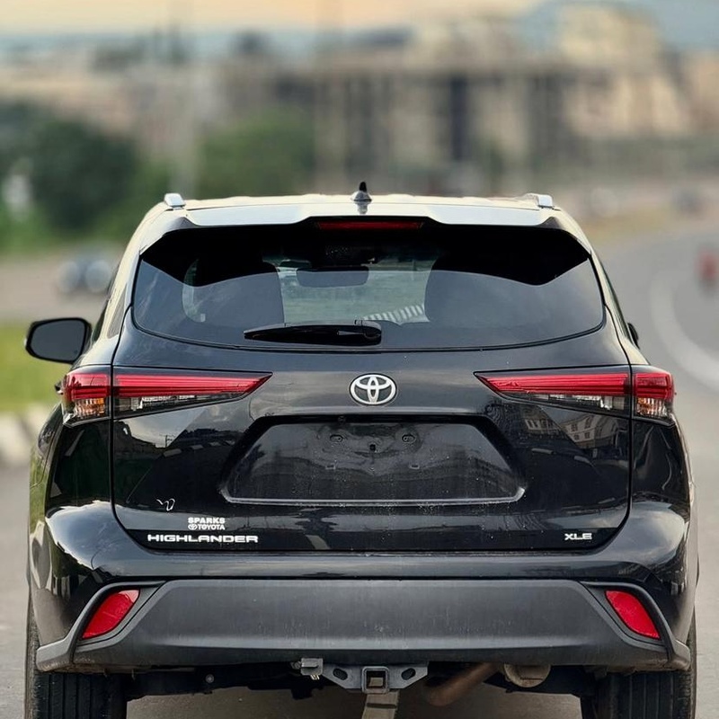 FOREIGN USED 2022 TOYOTA HIGHLANDER XLE FOR SALE IN ABUJA image