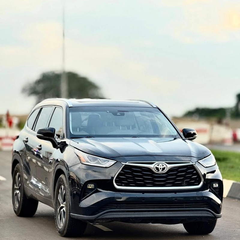 FOREIGN USED 2022 TOYOTA HIGHLANDER XLE FOR SALE IN ABUJA image