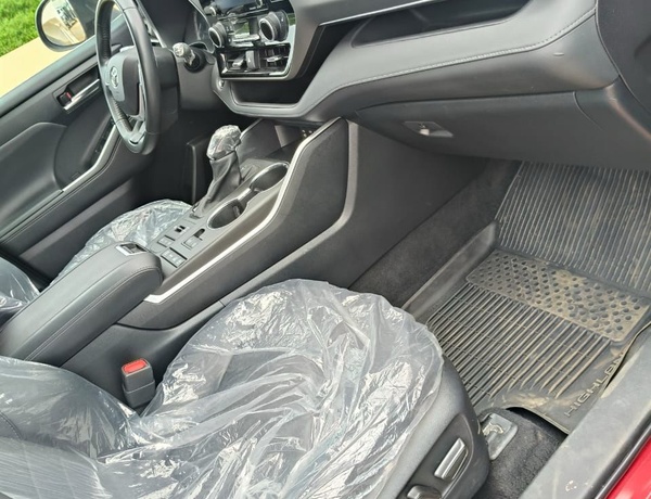 FOREIGN USED 2022 TOYOTA HIGHLANDER XLE FOR SALE IN ABUJA