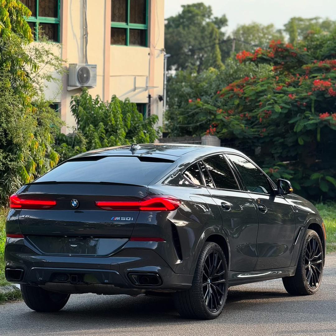 Car Image 9