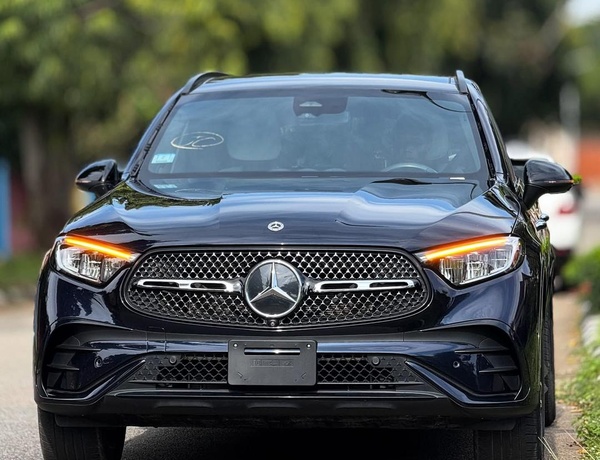 FOREIGN USED 2023 MERCEDES BENZ GLC300 SUV FOR SALE IN ABUJA