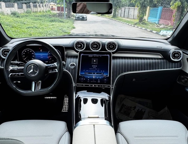 FOREIGN USED 2023 MERCEDES BENZ GLC300 SUV FOR SALE IN ABUJA