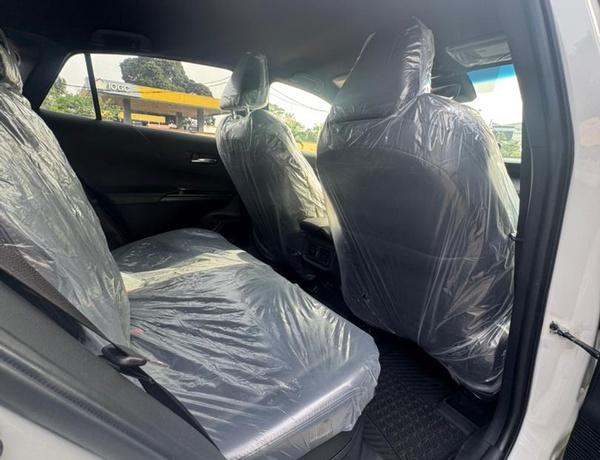 Foreign Used 2023 Toyota Venza XLE Hybrid for Sale In Lagos