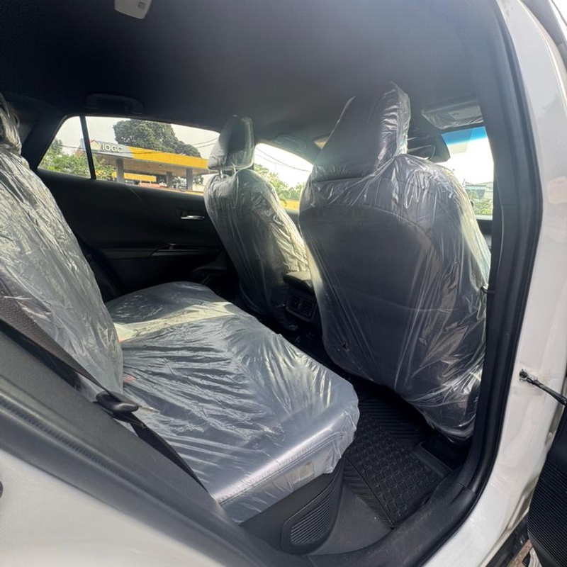 Foreign Used 2023 Toyota Venza XLE Hybrid for Sale In Lagos image