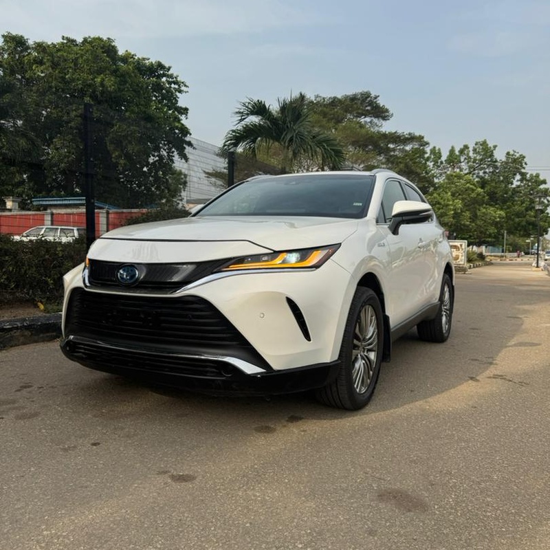 Foreign Used 2023 Toyota Venza XLE Hybrid for Sale In Lagos image