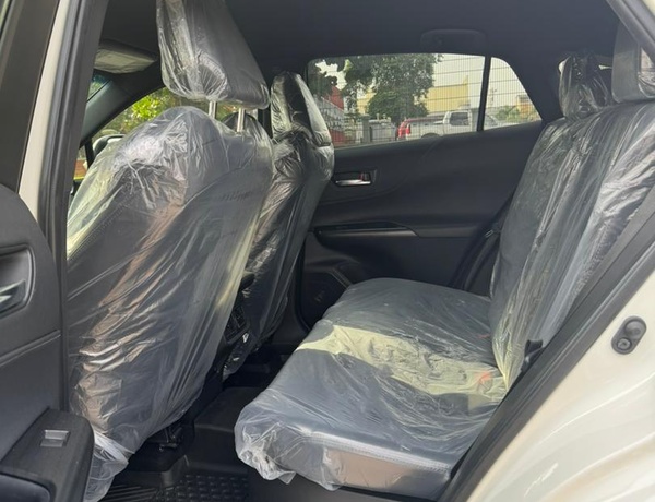 Foreign Used 2023 Toyota Venza XLE Hybrid for Sale In Lagos