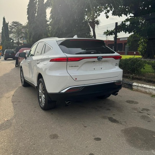Foreign Used 2023 Toyota Venza XLE Hybrid for Sale In Lagos