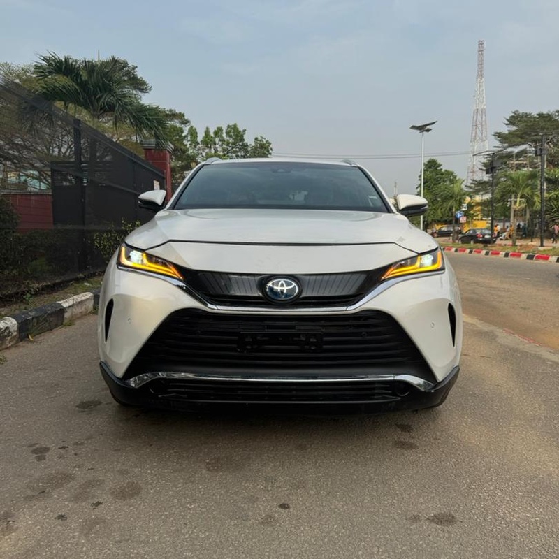 Foreign Used 2023 Toyota Venza XLE Hybrid for Sale In Lagos image