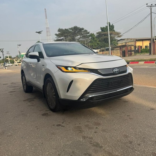 Foreign Used 2023 Toyota Venza XLE Hybrid for Sale In Lagos