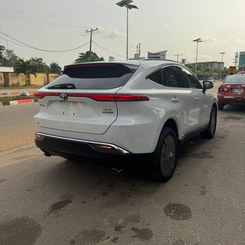 Foreign Used 2023 Toyota Venza XLE Hybrid for Sale In Lagos image