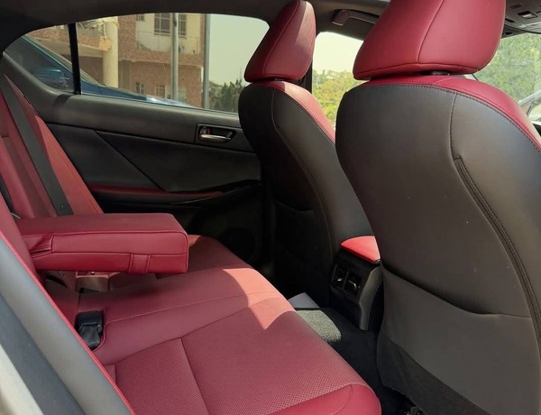FOREIGN USED 2024 LEXUS IS300 FOR SALE IN ABUJA