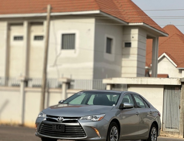FOREIGN USED  AUTO DRIVE   2025 ENTRY TOYOTA CAMRY  2016 MODEL