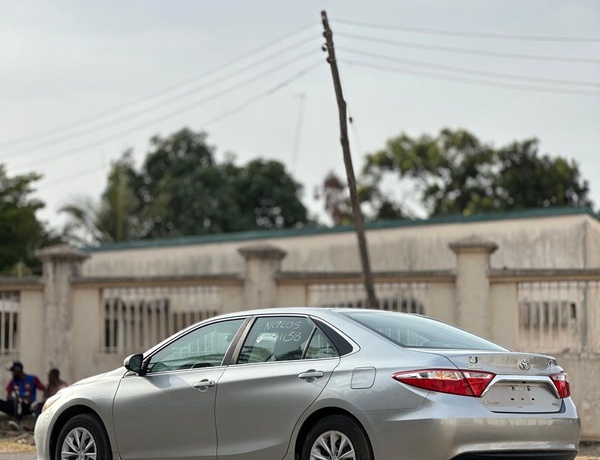 FOREIGN USED  AUTO DRIVE   2025 ENTRY TOYOTA CAMRY  2016 MODEL