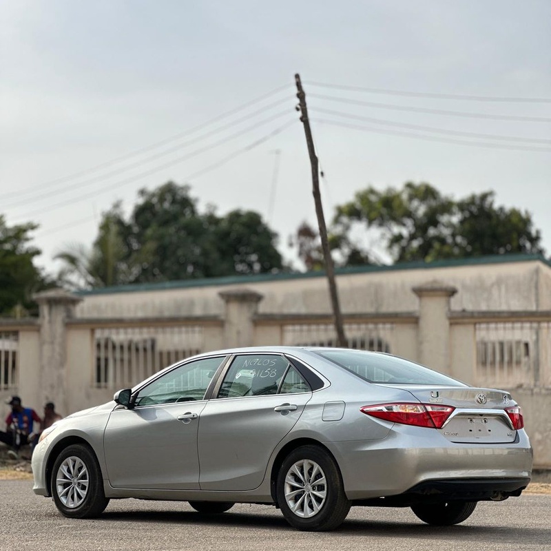 FOREIGN USED  AUTO DRIVE   2025 ENTRY TOYOTA CAMRY  2016 MODEL image