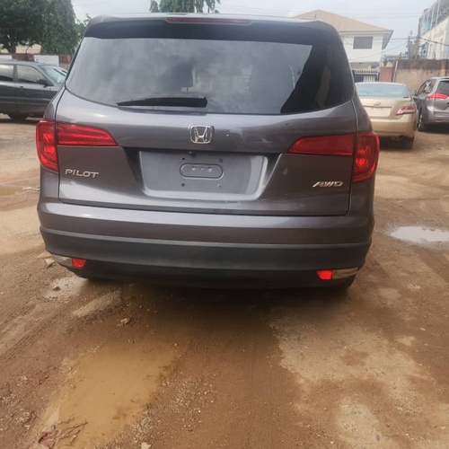 Foreign Used Honda Pilot 2016  for Sale In Ogba oikeja Lagos State