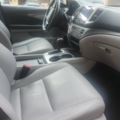 Foreign Used Honda Pilot 2016  for Sale In Ogba oikeja Lagos State