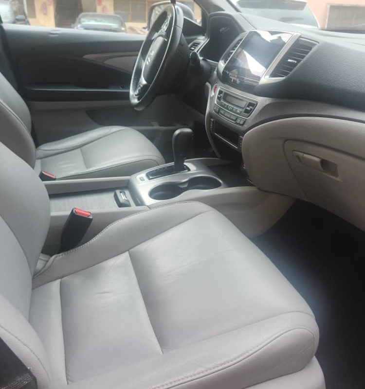 Foreign Used Honda Pilot 2016  for Sale In Ogba oikeja Lagos State image