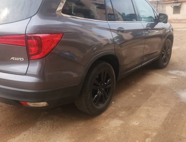 Foreign Used Honda Pilot 2016  for Sale In Ogba oikeja Lagos State