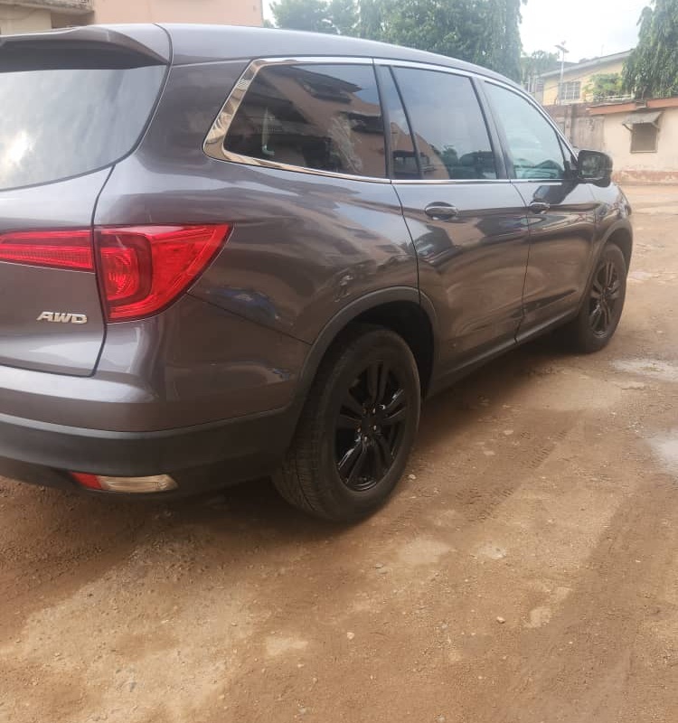 Foreign Used Honda Pilot 2016  for Sale In Ogba oikeja Lagos State image