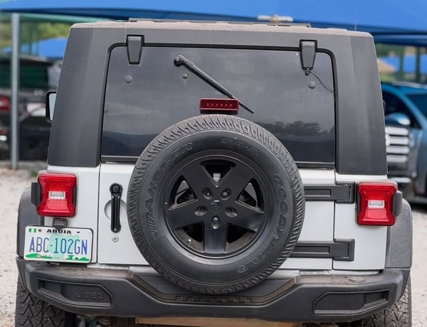 FOREIGN USED JEEP WRANGLER 2009 FACE LIFTED TO 2022
