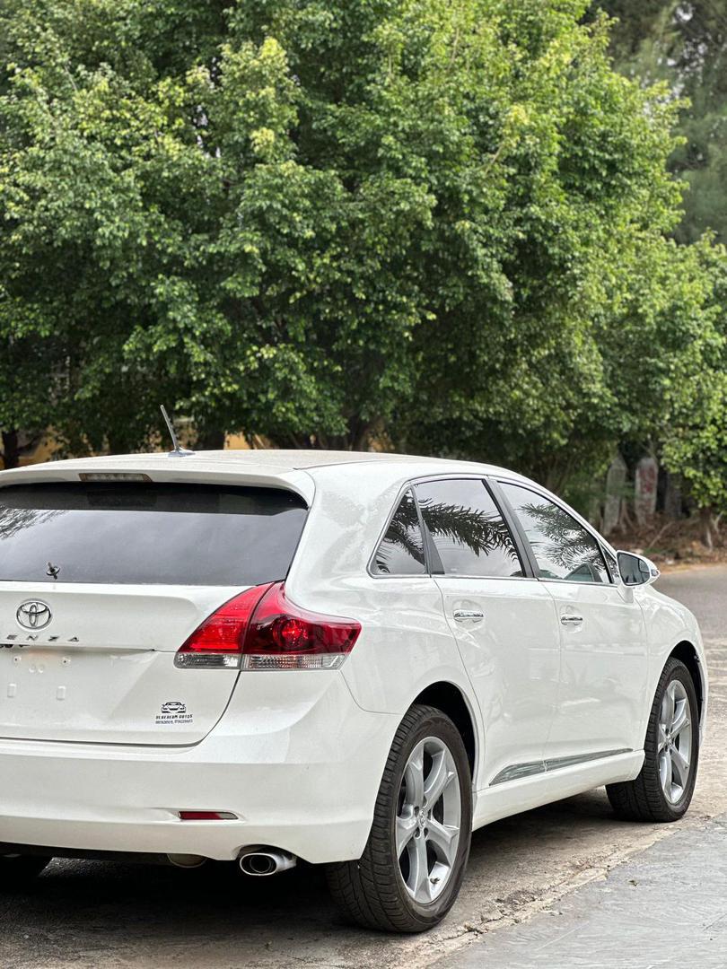 Car Image 8