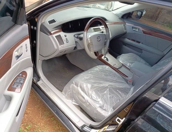 Foreign Used Toyota Avalon 2012