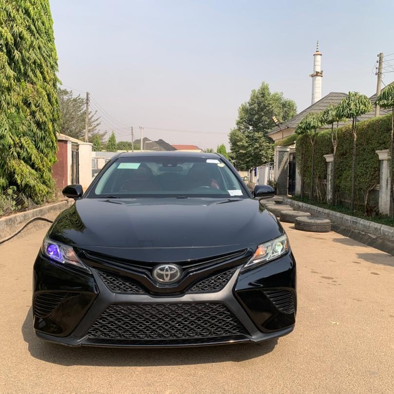 FOREIGN USED TOYOTA CAMRY 2018 SPORT SE MODEL. image