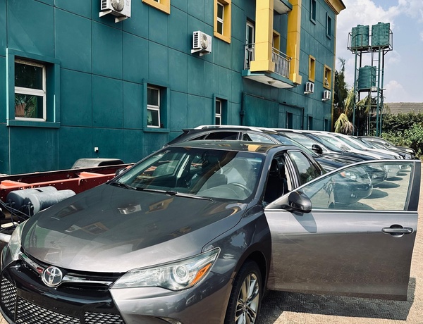 Foreign Used Toyota Camry SE 2016 for Sale In Edo