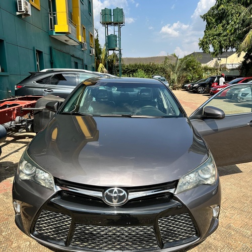 Foreign Used Toyota Camry SE 2016 for Sale In Edo