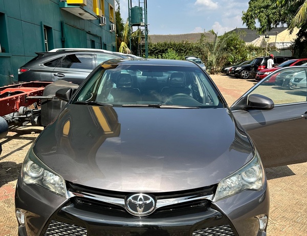 Foreign Used Toyota Camry SE 2016 for Sale In Edo