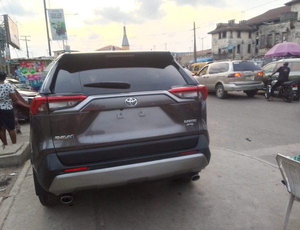 Foreign Used Toyota HighLander 2020 for Sale in Lagos