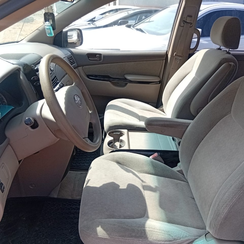Foreign Used Toyota Sienna 2004 for Sale In Lagos image