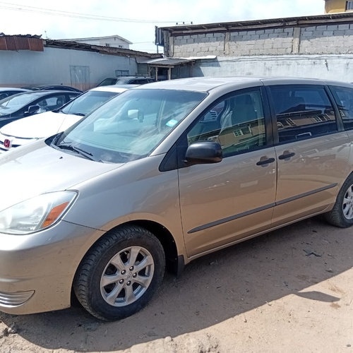 Foreign Used Toyota Sienna 2004 for Sale In Lagos