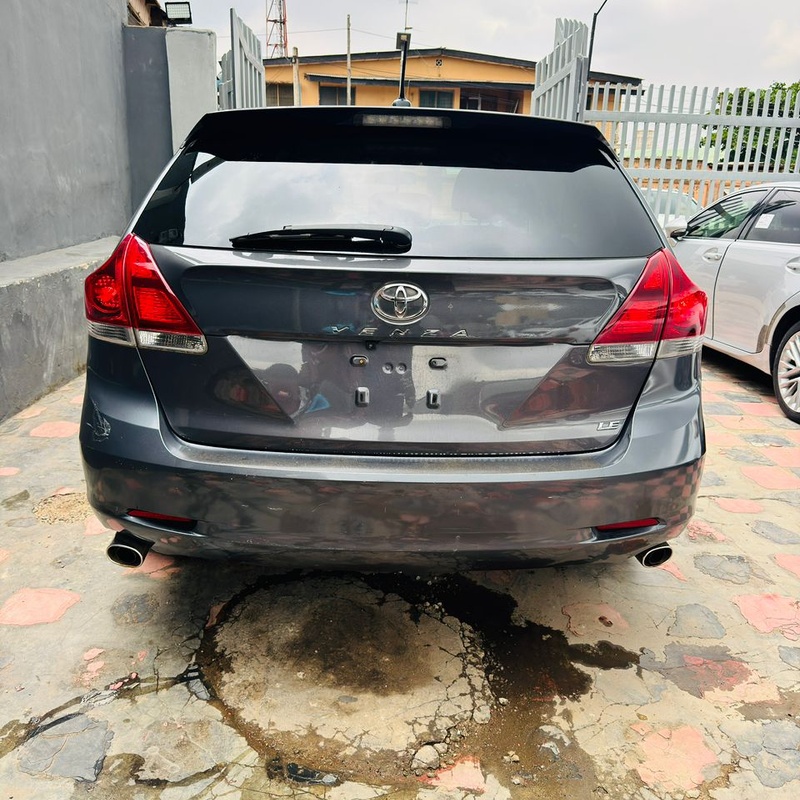 Foreign Used Toyota Venza LE 2013 for Sale In Lagos image