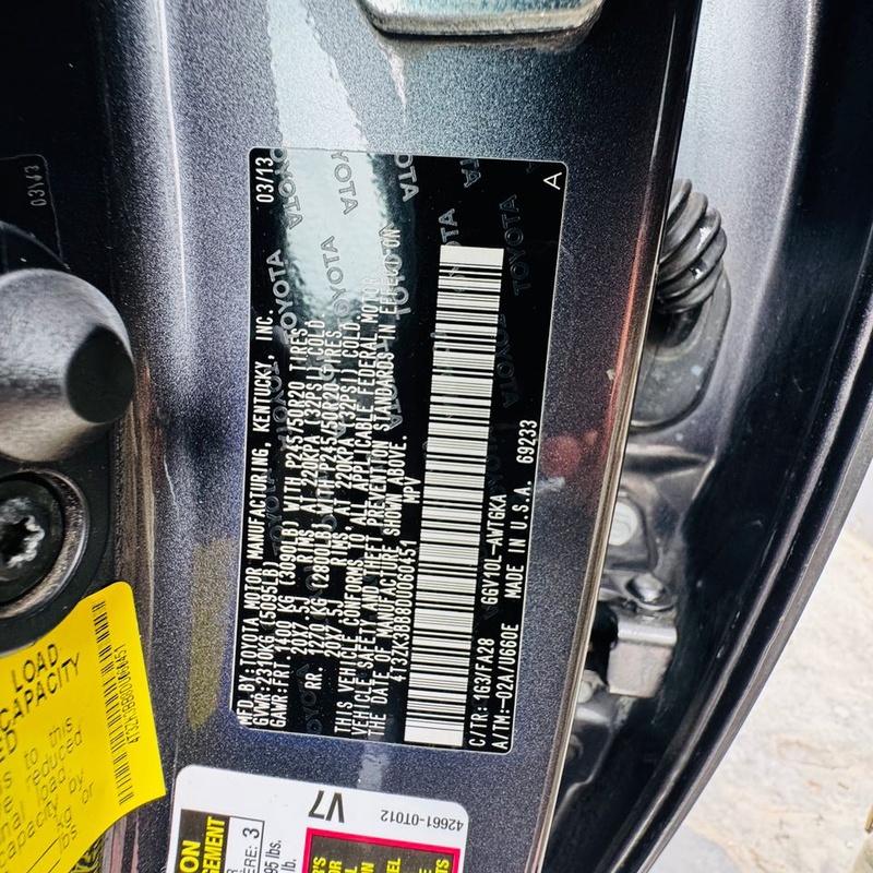 Foreign Used Toyota Venza LE 2013 for Sale In Lagos image