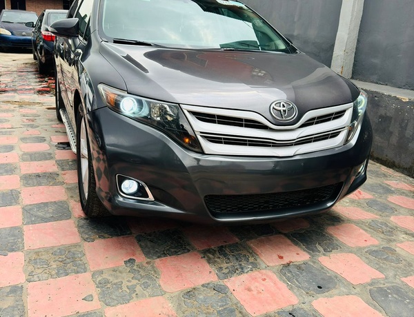Foreign Used Toyota Venza LE 2013 for Sale In Lagos