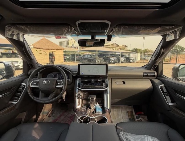 FOREIGN USED (ZERO MILES)  2025 TOYOTA LANDCRUISER FOR SALE IN ABUJA