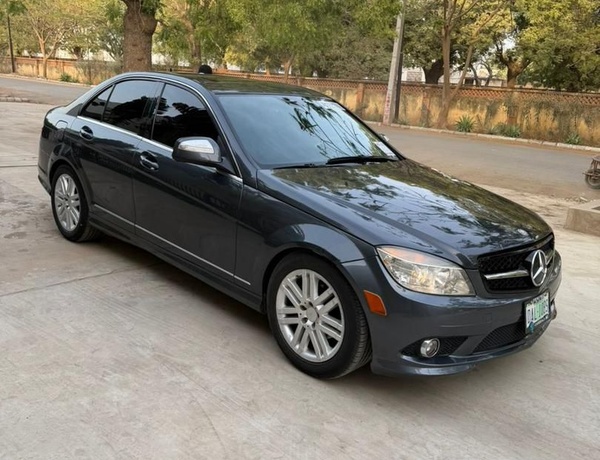 GOOD DEAL  2008 MERCEDES BENZ C300 FOR SALE IN KANO