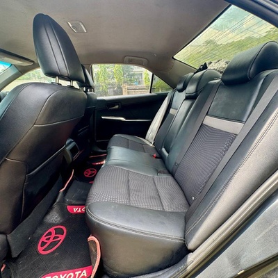 GOOD DEAL  2013 TOYOTA CAMRY SE (KEYLESS) FOR SALE IN ABUJA