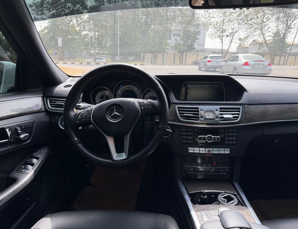 GOOD DEAL  2014 MERCEDES BENZ E350 FOR SALE IN ABUJA