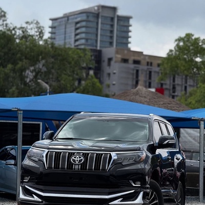 GOOD DEAL  2014 TOYOTA PRADO FOR SALE IN ABUJA